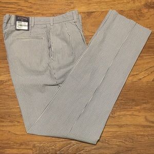 NWT Seersucker Bill’s Khakis M2 Pleated 36 Waist